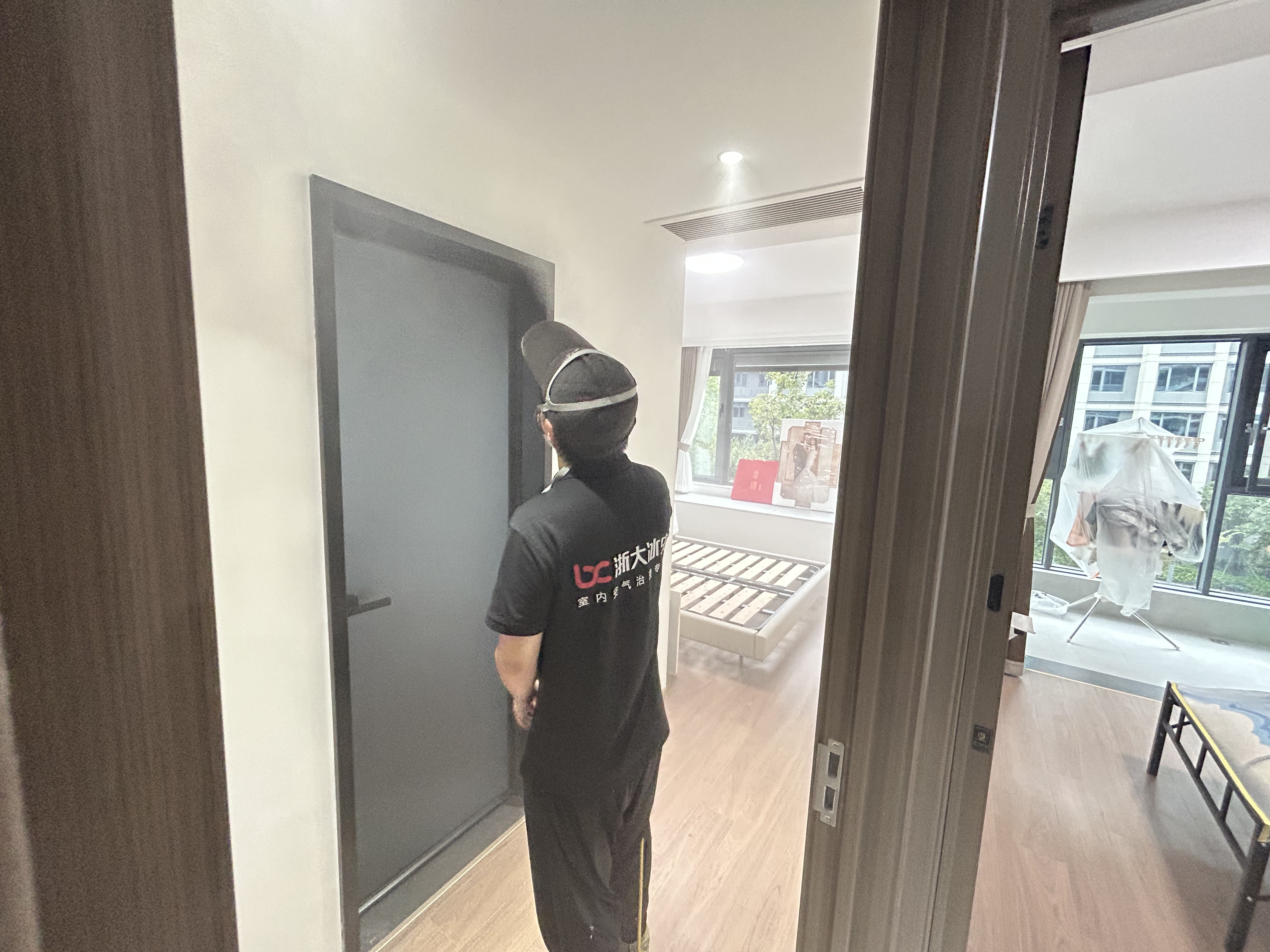 嘉兴冰虫工程师在南湖